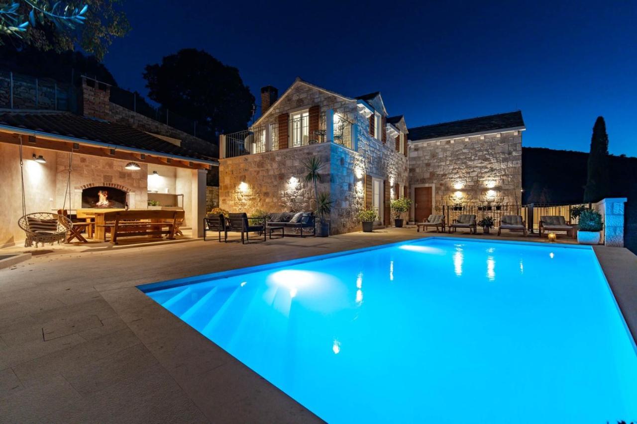 New Villa Ani! Traditional And Luxurious 4-Bedroom Villa With Heated Pool And Sea Views ポスティレ エクステリア 写真