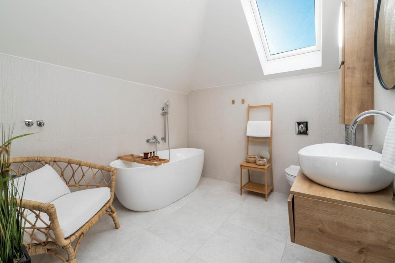 New Villa Ani! Traditional And Luxurious 4-Bedroom Villa With Heated Pool And Sea Views ポスティレ エクステリア 写真