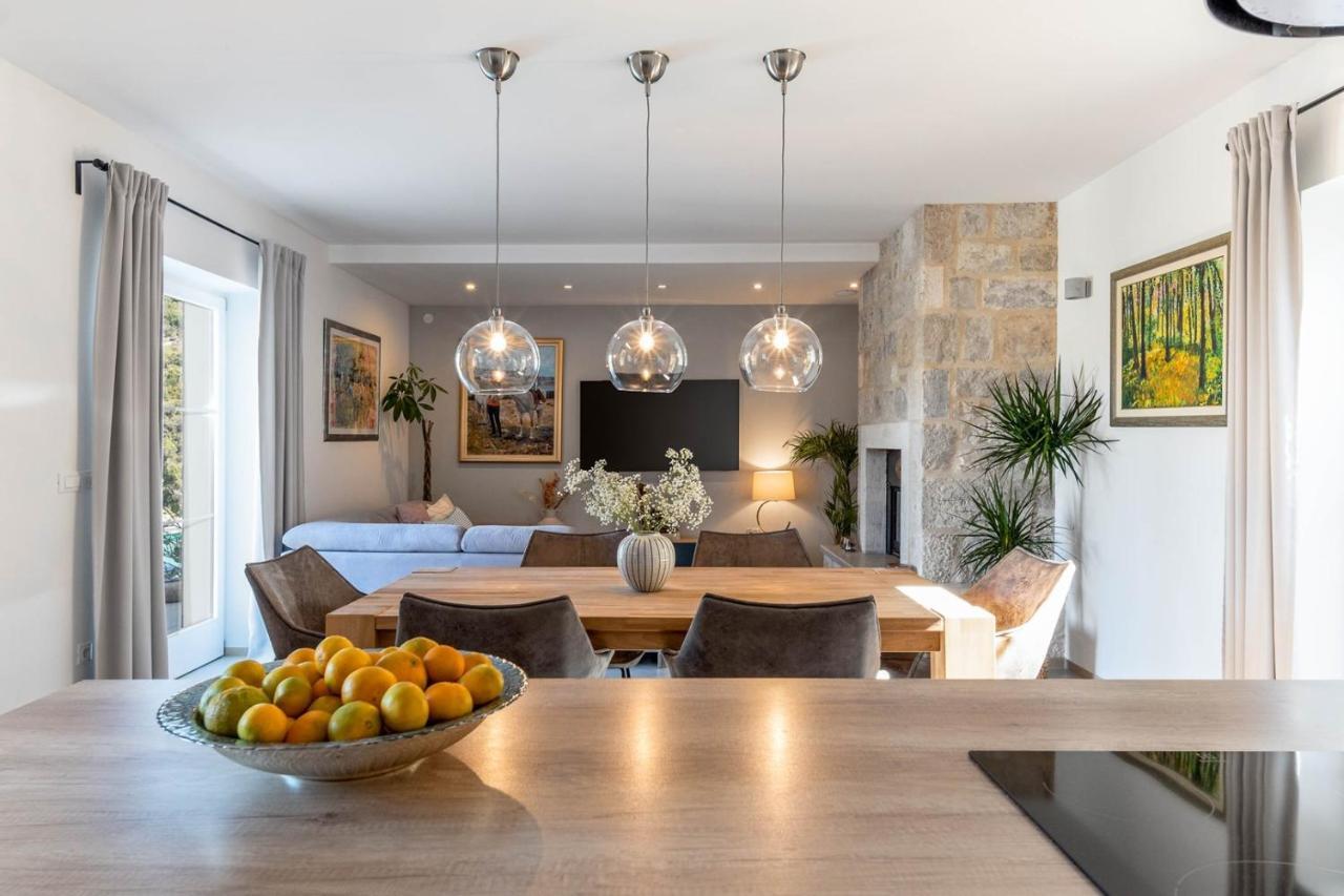 New Villa Ani! Traditional And Luxurious 4-Bedroom Villa With Heated Pool And Sea Views ポスティレ エクステリア 写真