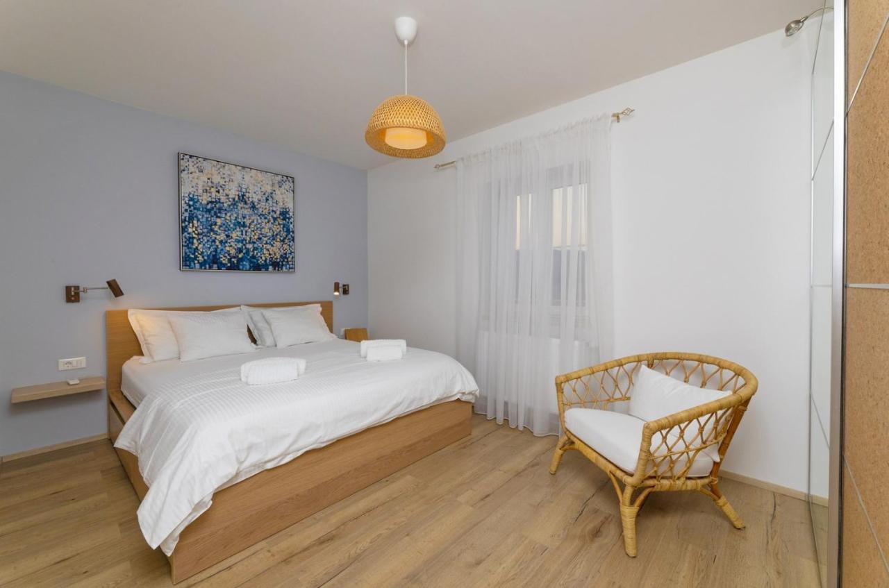 New Villa Ani! Traditional And Luxurious 4-Bedroom Villa With Heated Pool And Sea Views ポスティレ エクステリア 写真